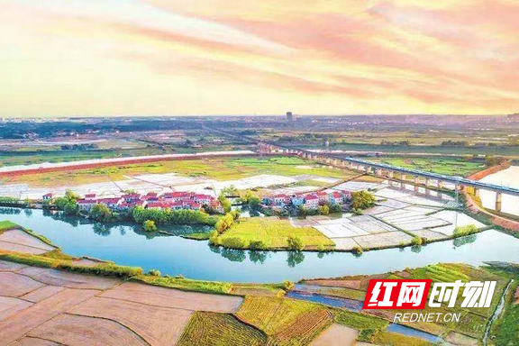 岳阳县麻塘办事处区域整治 龙春涛摄.marked.png