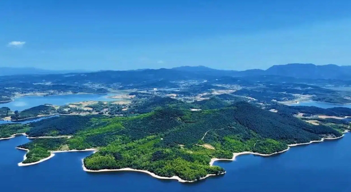 【理响中国·薪火“燃”青春】一滴水的“增值”之旅：从绿水青山到金山银山